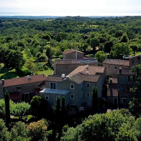 Апартаменты L'Abbraccio Della Quercia Momjan Экстерьер фото